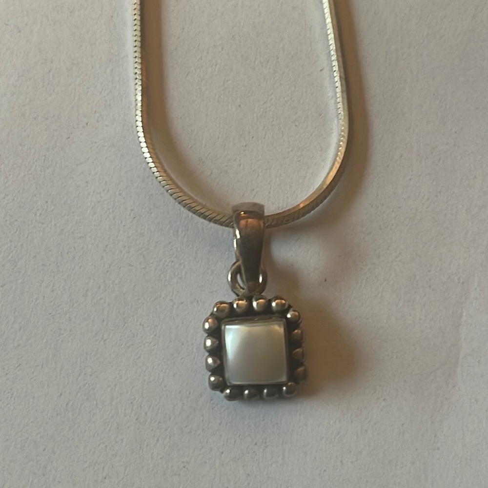 Silpada square pearly pendant with 16 in chain s1211 retired